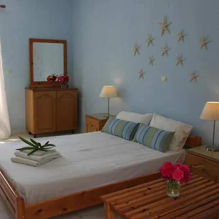 Pine Tree Hotel